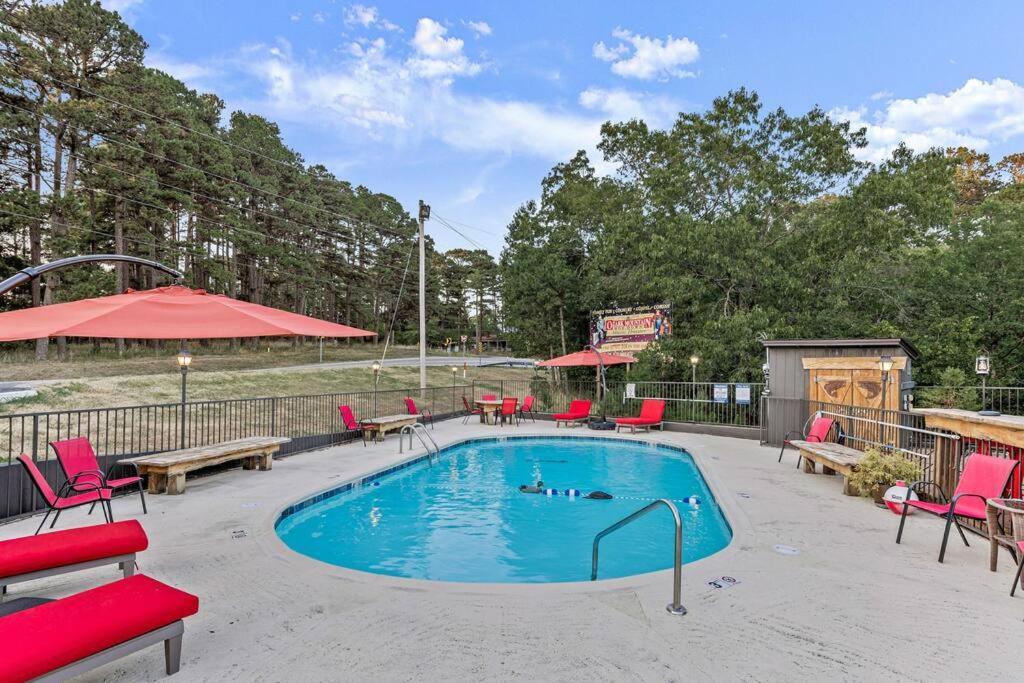Stonegate Lodge King Bed, Wifi, 50In Roku Tv, Salt Water Pool Room #108 Eureka Springs Extérieur photo